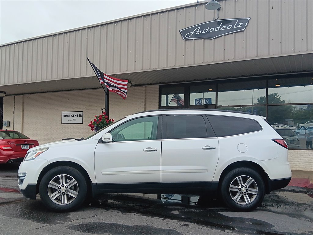 2016 Chevrolet Traverse LT photo